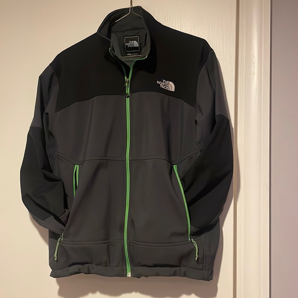 Mens L North Face jacket.